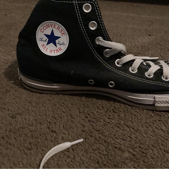 Selling old converse that are in pretty good condition - Picture 2 of 4